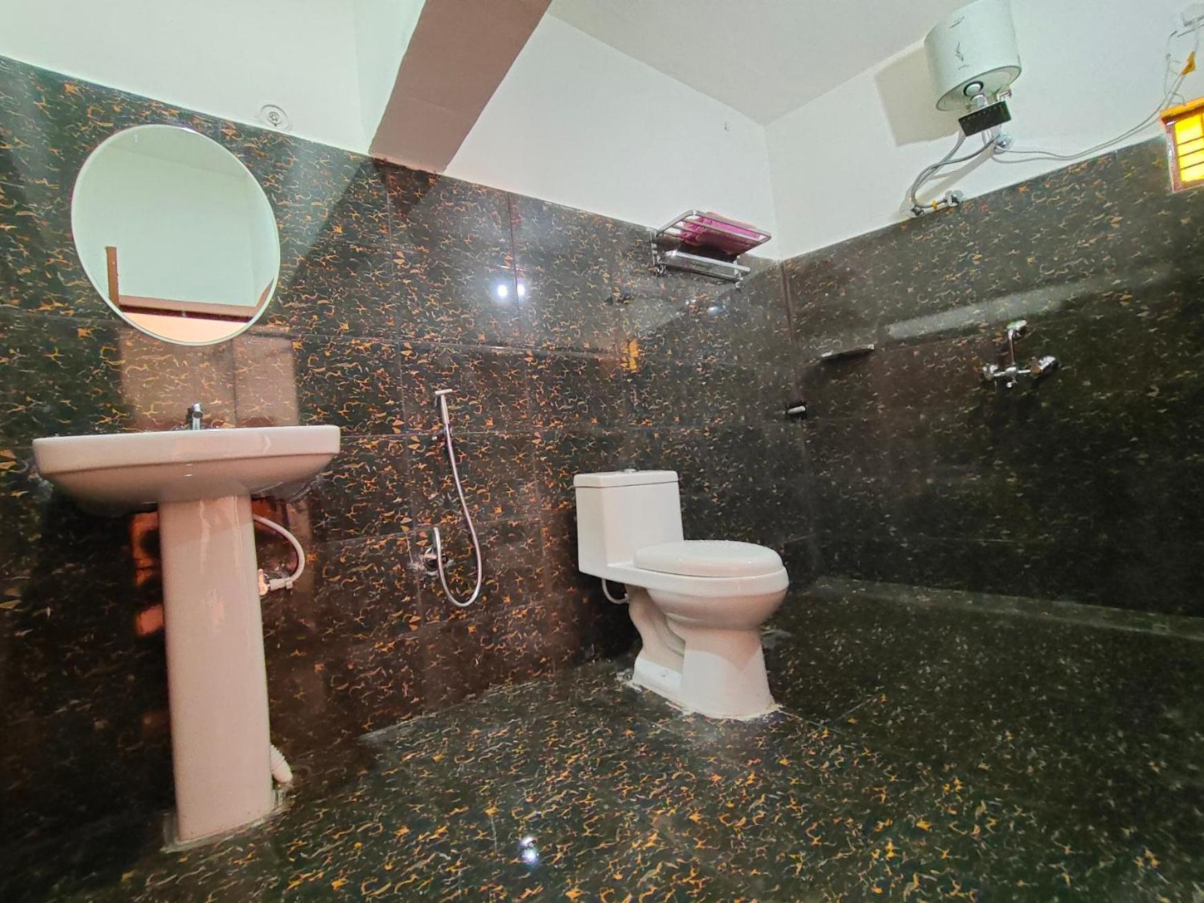 Alaknanda Homestay Karnaprayag Bagian luar foto
