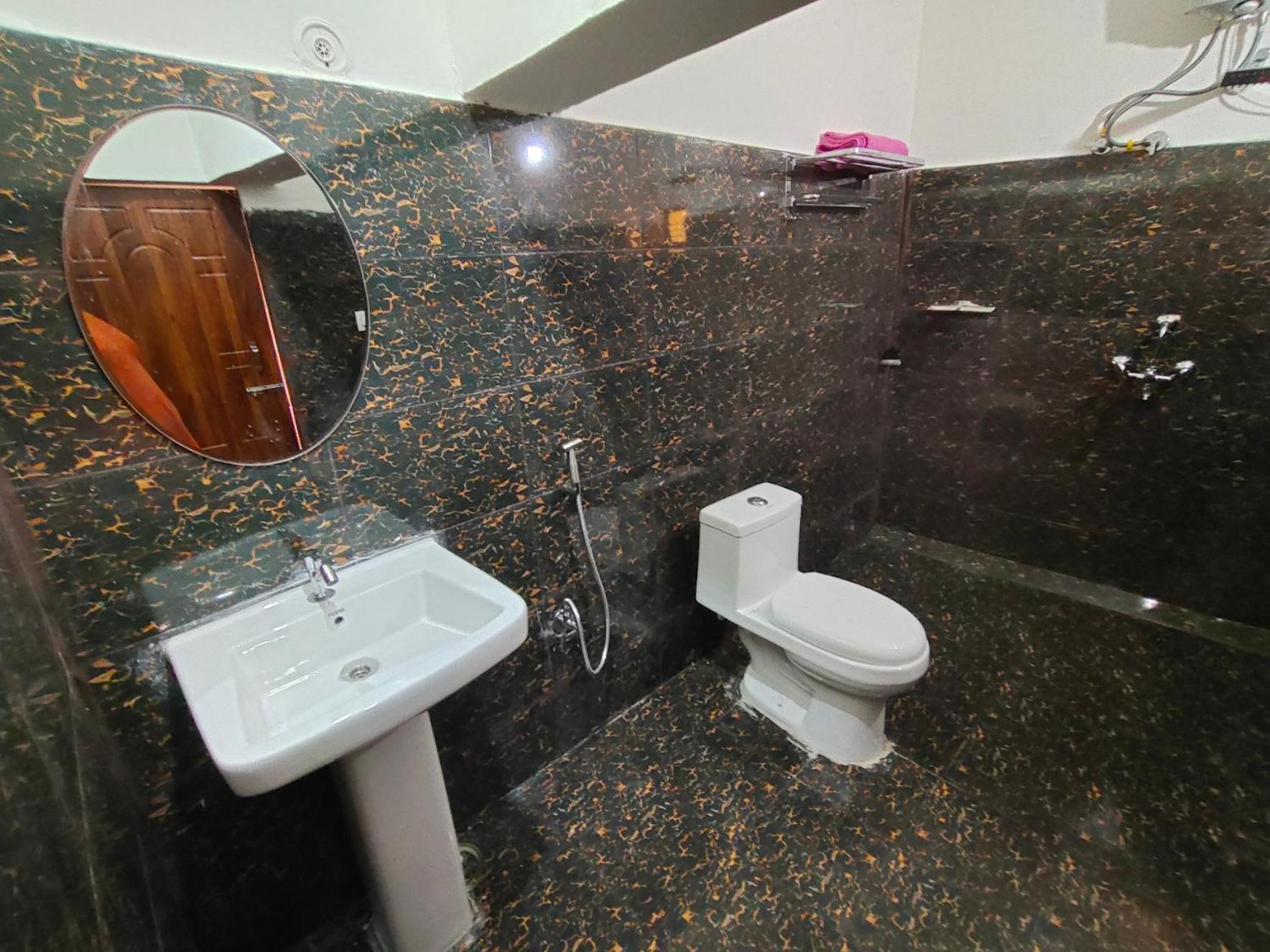 Alaknanda Homestay Karnaprayag Bagian luar foto